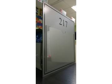 Та же табличка «217» с косого угла — таблички из металла Уфа — НеоШтамп